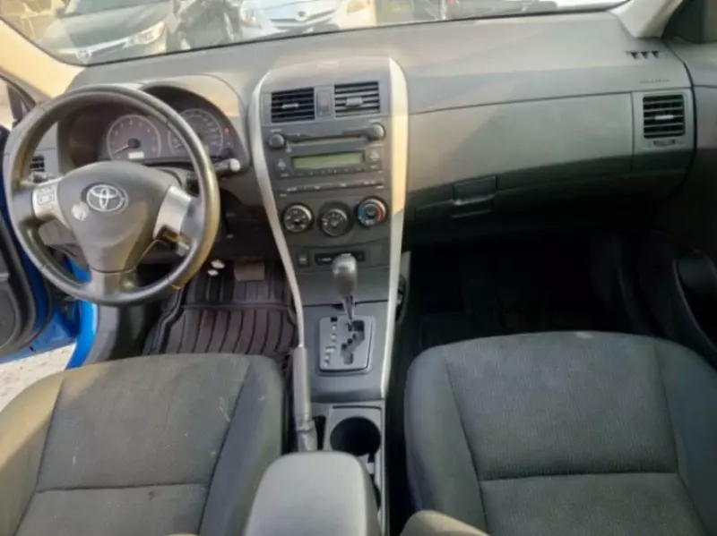 Toyota Corolla   - 2009