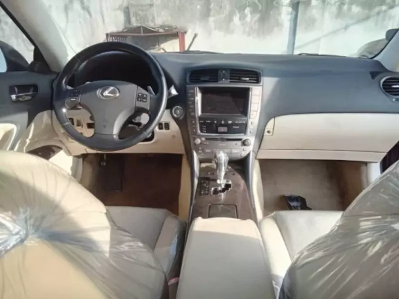 Lexus IS 250   - 2012