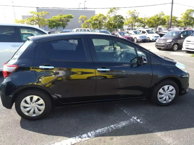 Toyota Vitz   - 2018