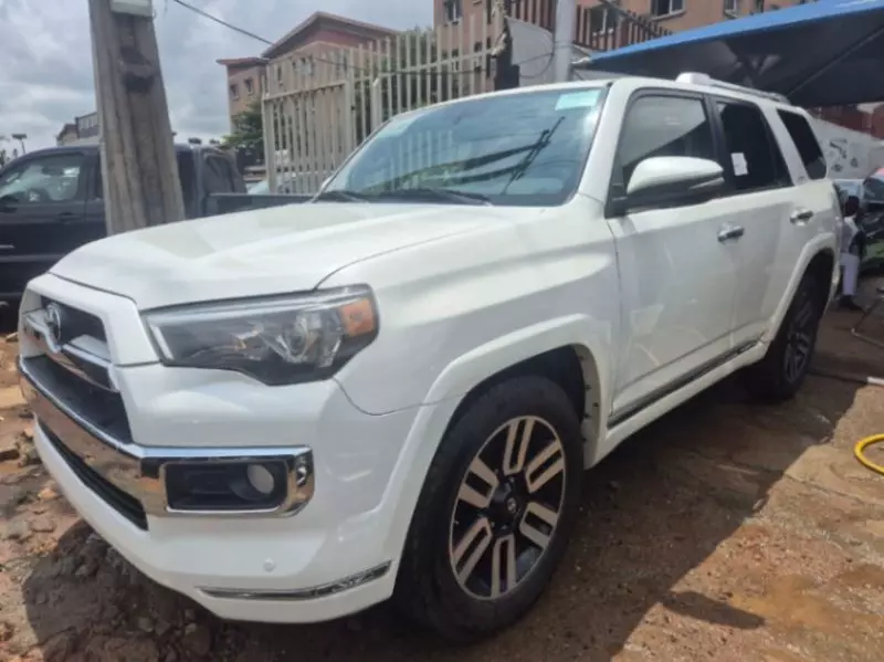 Toyota 4-Runner   - 2014