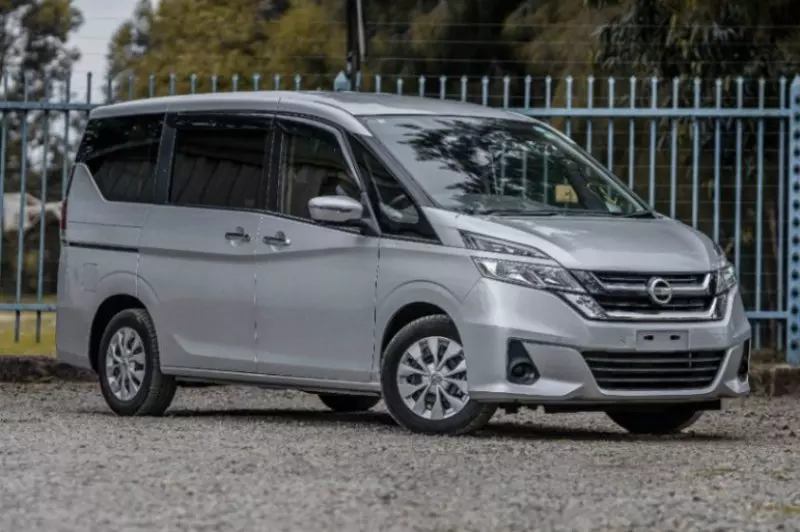 Nissan Serena   - 2018