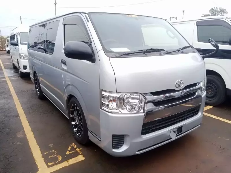 Toyota Hiace   - 2015