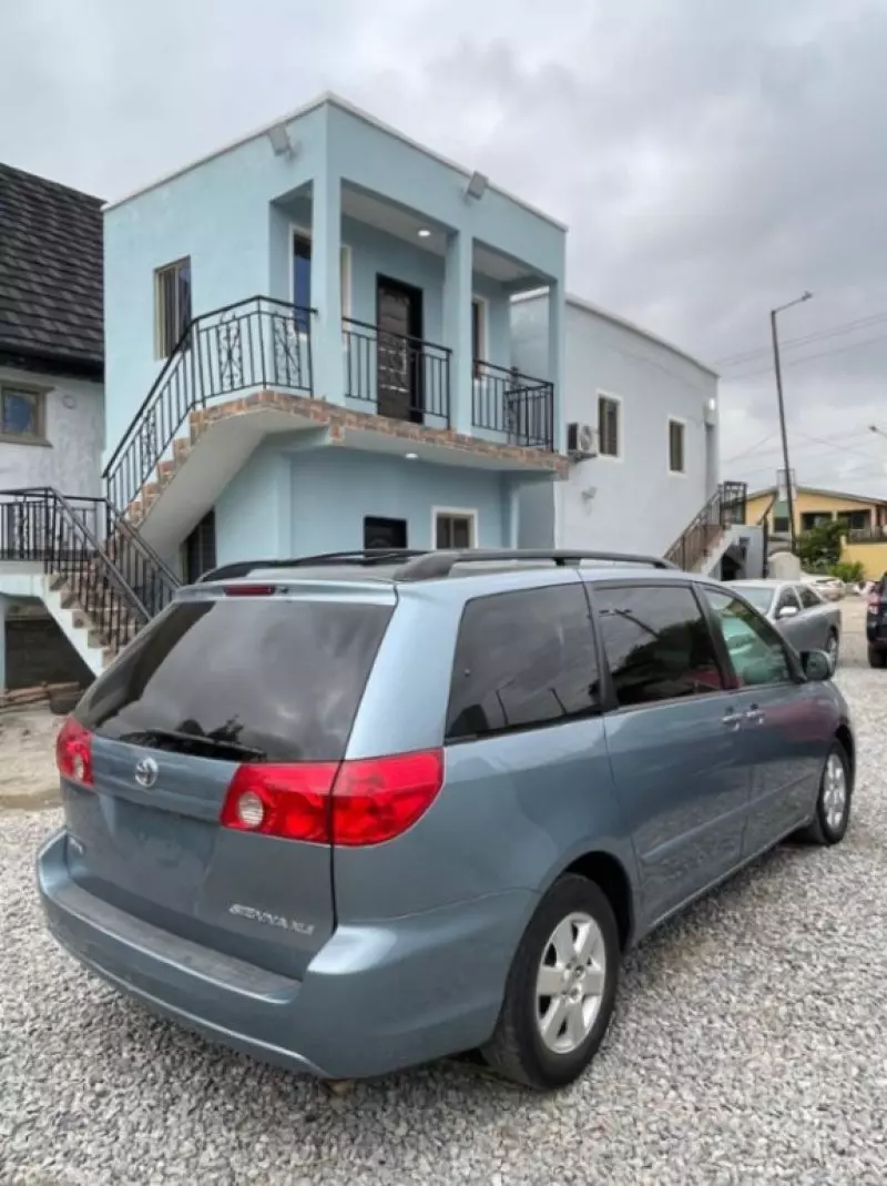 Toyota Sienna   - 2008