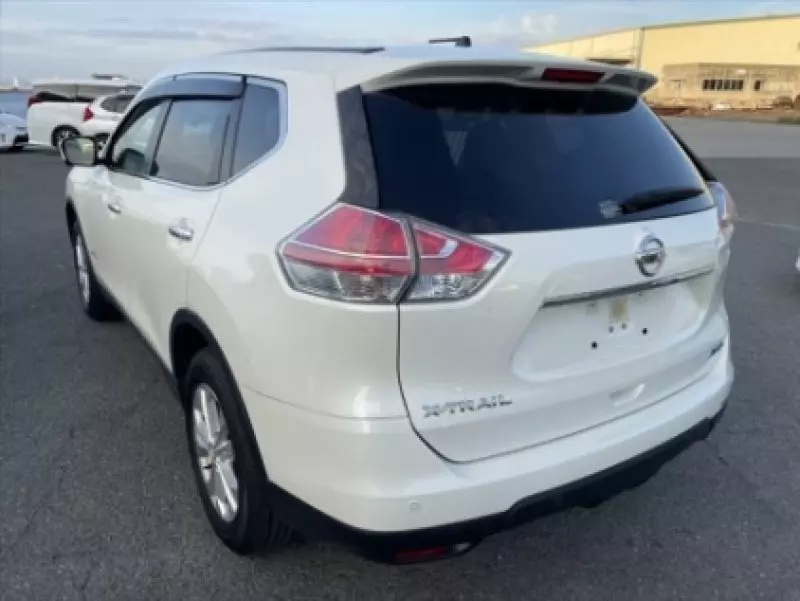 Nissan EXTRAIL HYBRID   - 2016