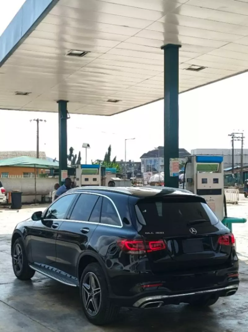 Mercedes-Benz GLC 300   - 2022