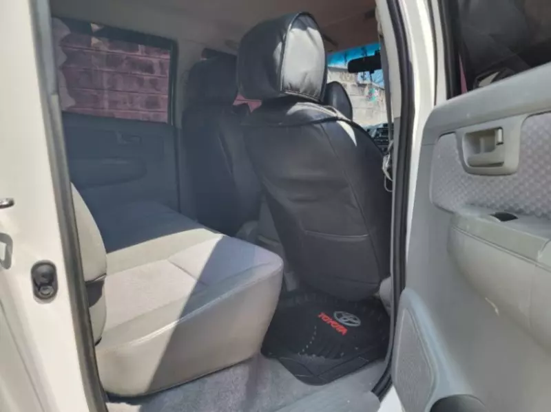 Toyota Hilux   - 2008