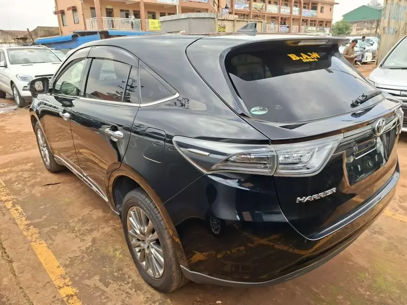 Toyota Harrier   - 2015