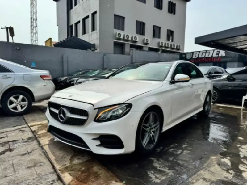 Mercedes-Benz E 300   - 2019