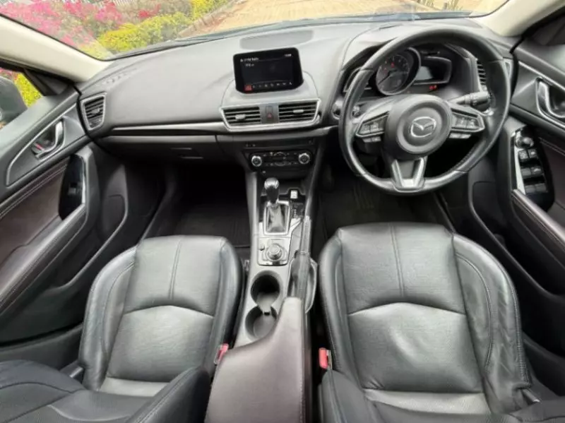 Mazda Axela    - 2018