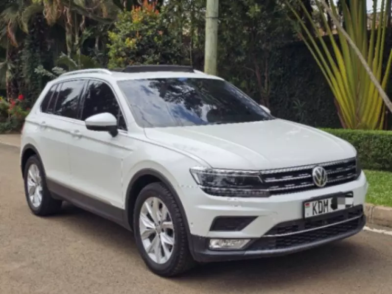 Volkswagen Tiguan   - 2017
