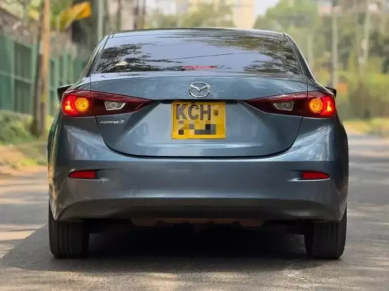 Mazda Axela    - 2015