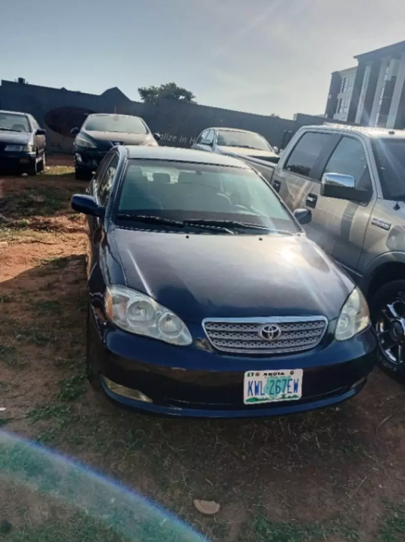 Toyota Corolla   - 2005