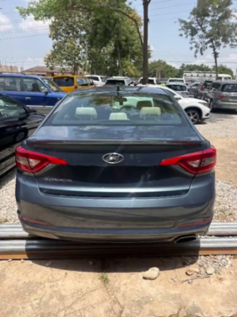 Hyundai Sonata   - 2016