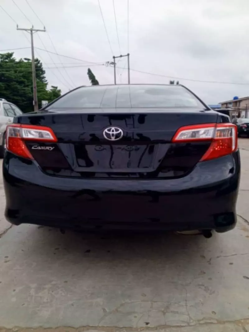 Toyota Camry   - 2012