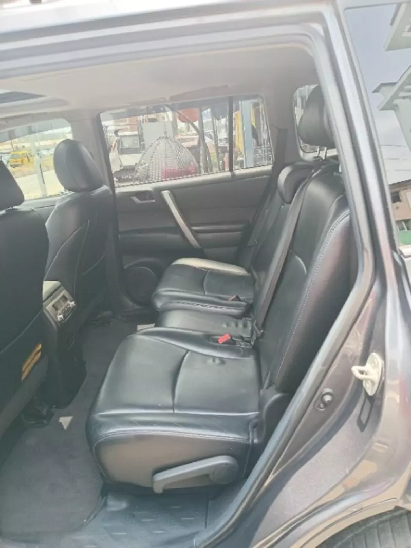 Toyota Highlander   - 2013