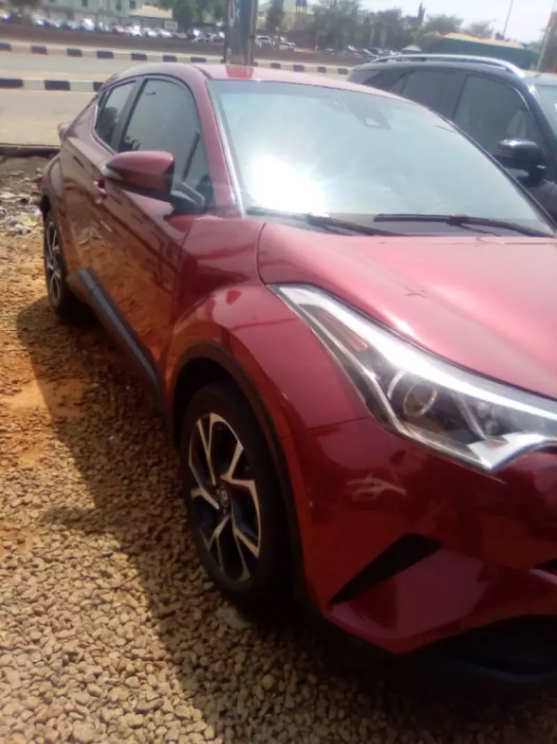 Toyota C-HR   - 2018