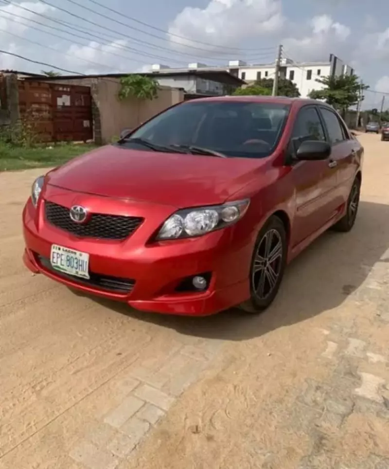 Toyota Corolla   - 2010