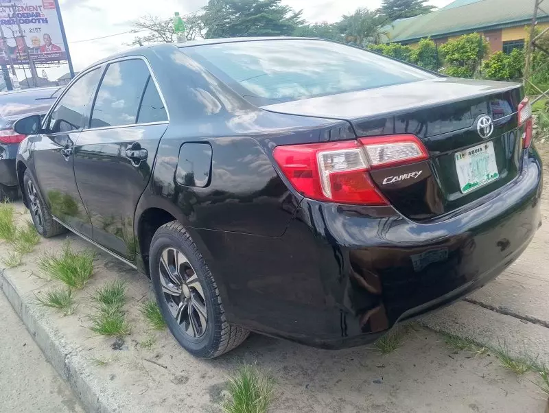 Toyota Camry   - 2013
