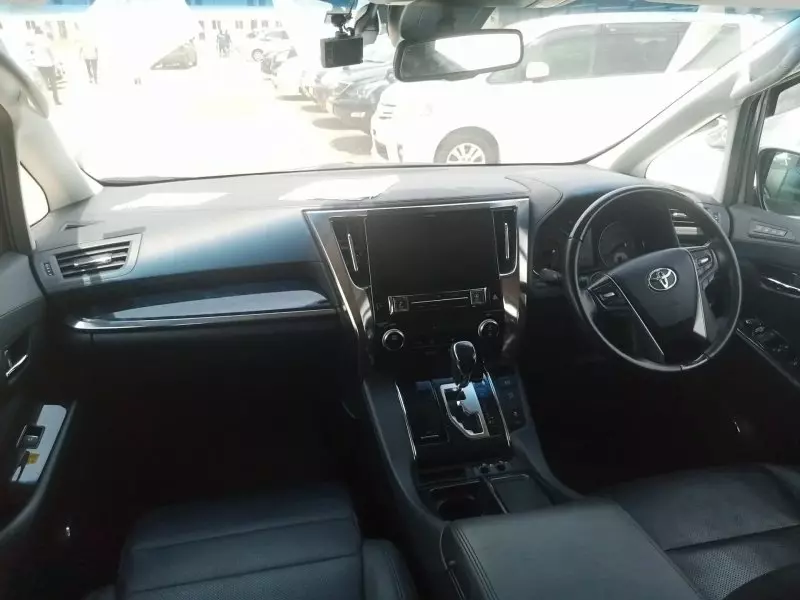 Toyota Alphard   - 2018