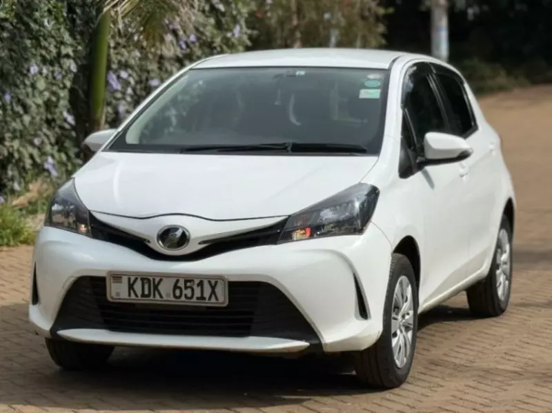 Toyota Vitz   - 2015