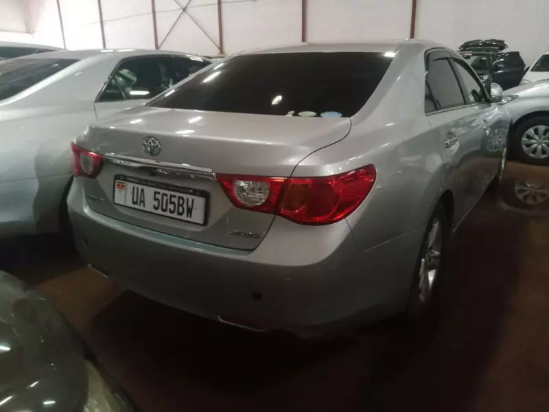 Toyota Mark X   - 2010