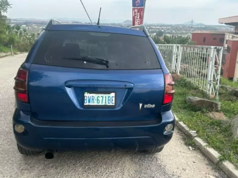 Pontiac Vibe   - 2005