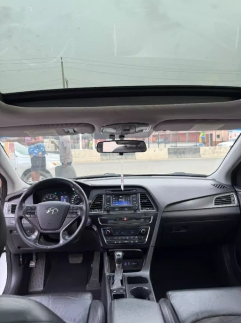Hyundai Sonata   - 2015