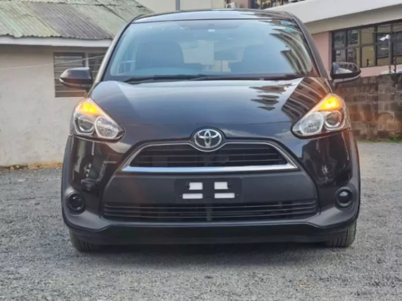 Toyota Sienta   - 2018