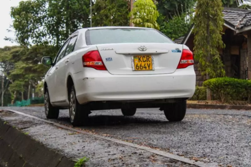 Toyota Axio    - 2012