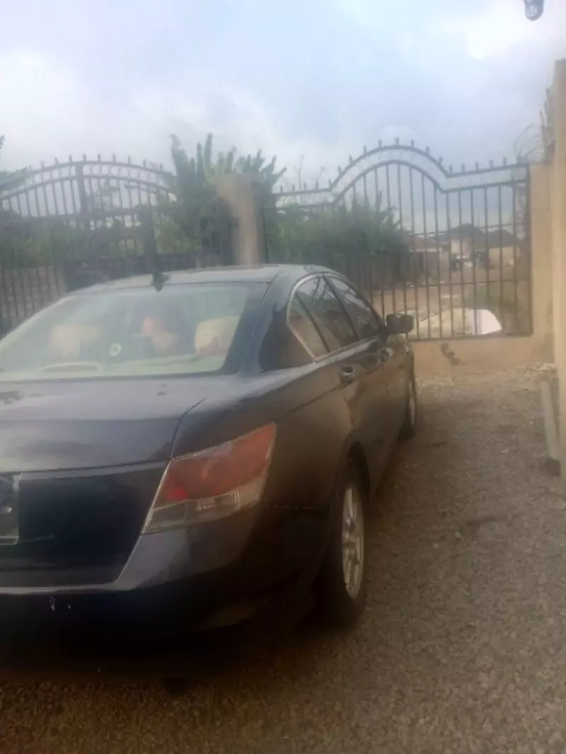 Honda Accord   - 2009