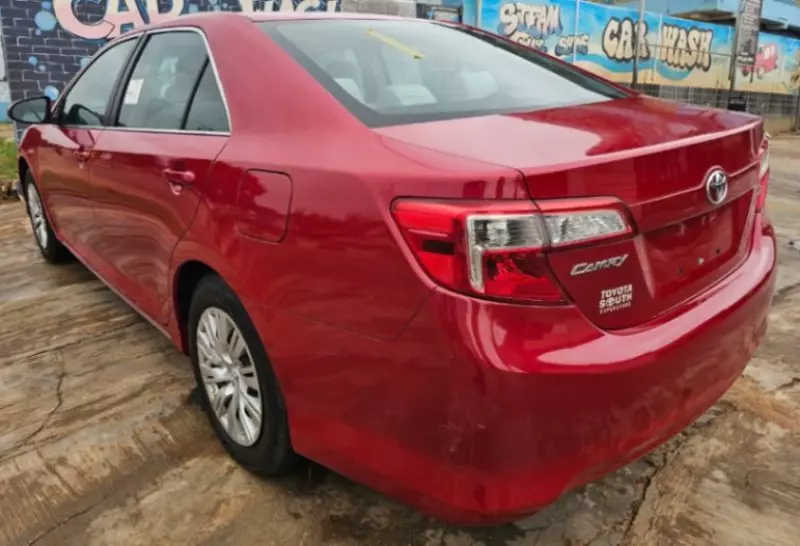 Toyota Camry   - 2013