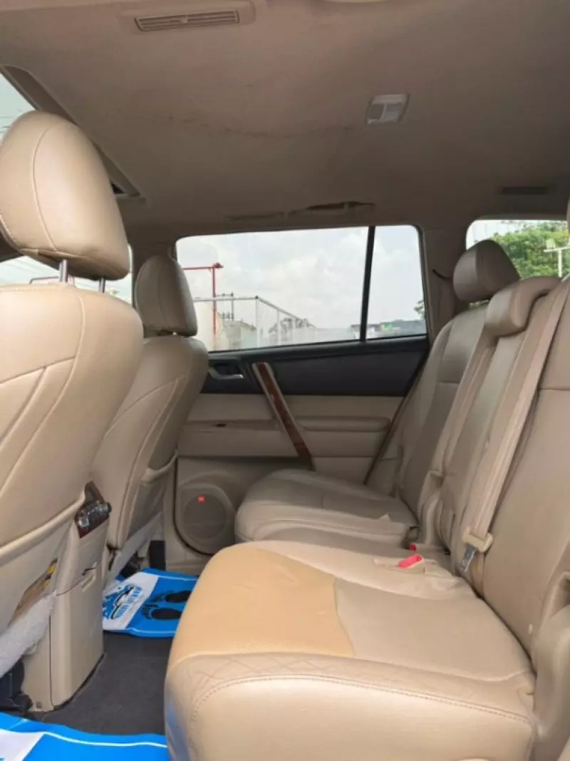 Toyota Highlander   - 2013