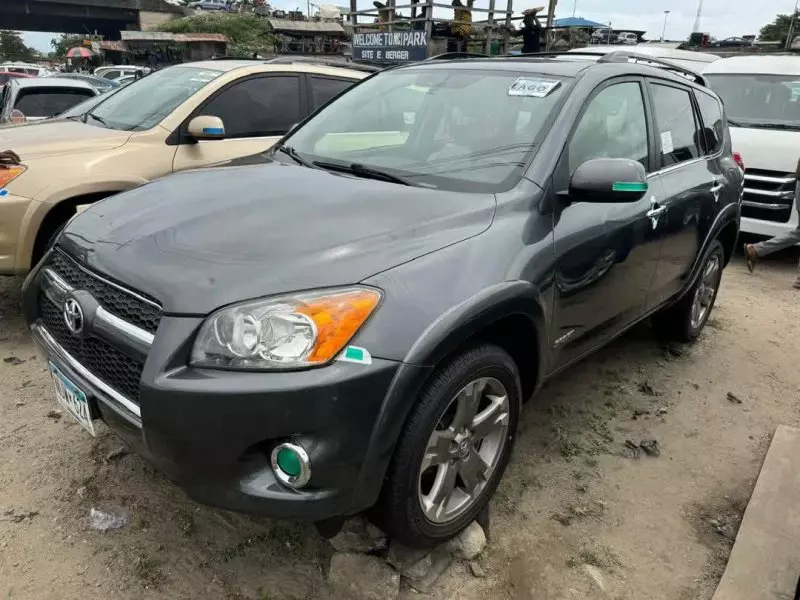 Toyota RAV 4   - 2011