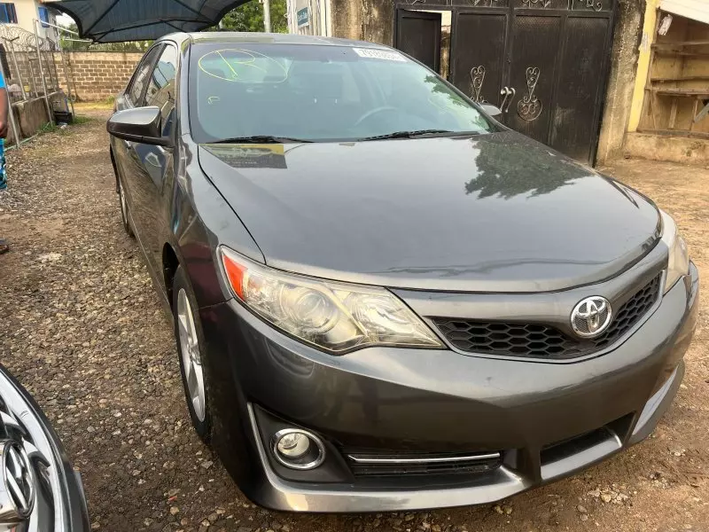 Toyota Camry   - 2013