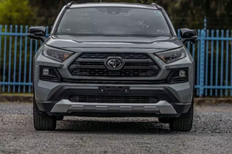 Toyota RAV 4   - 2019