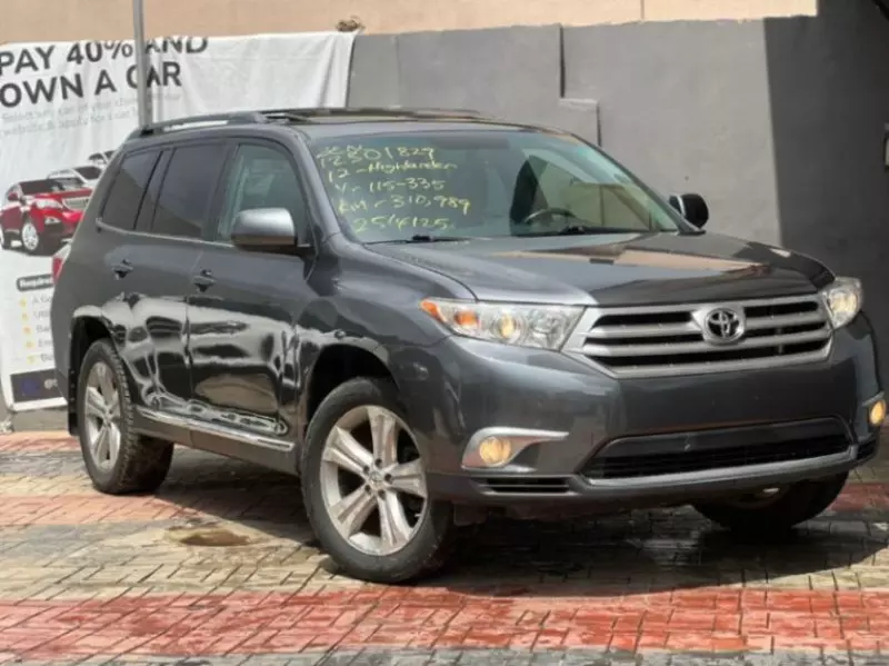 Toyota Highlander   - 2012