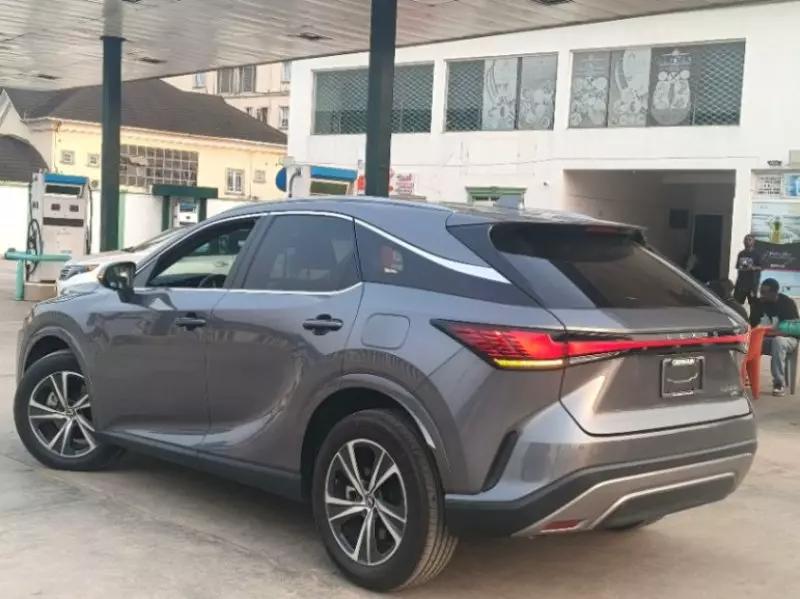 Lexus RX   - 2023