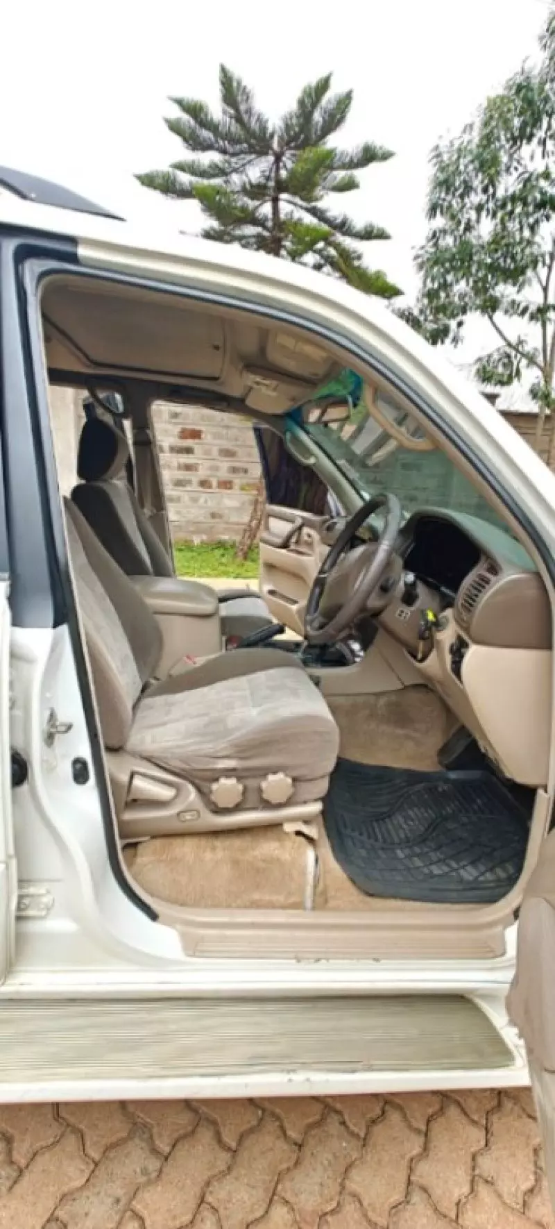 Toyota Land Cruiser   - 2001