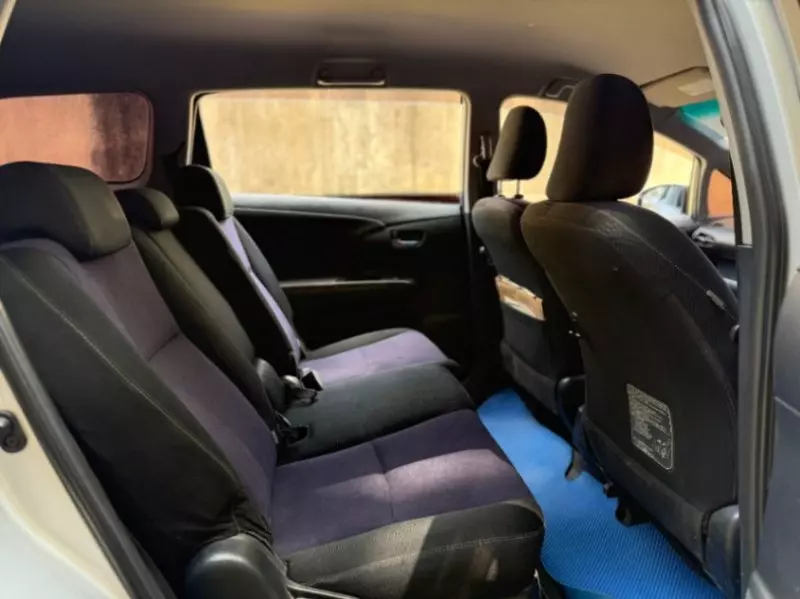 Toyota Wish   - 2013