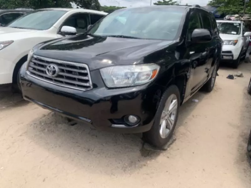 Toyota Highlander   - 2011