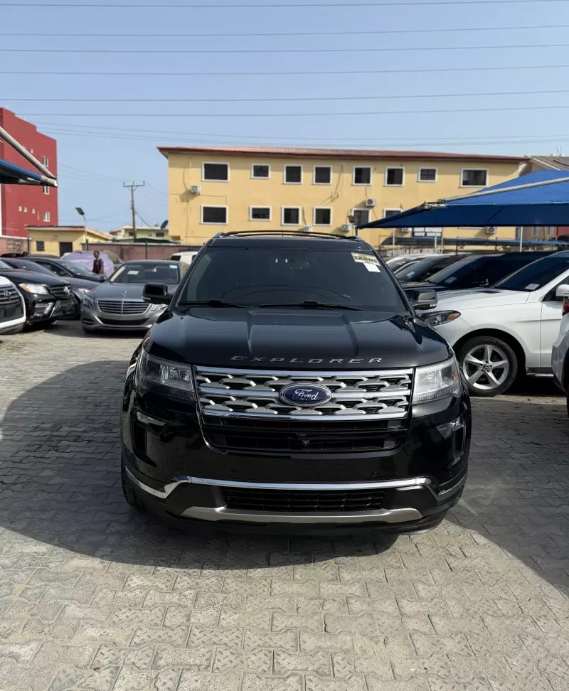 Ford Explorer   - 2018