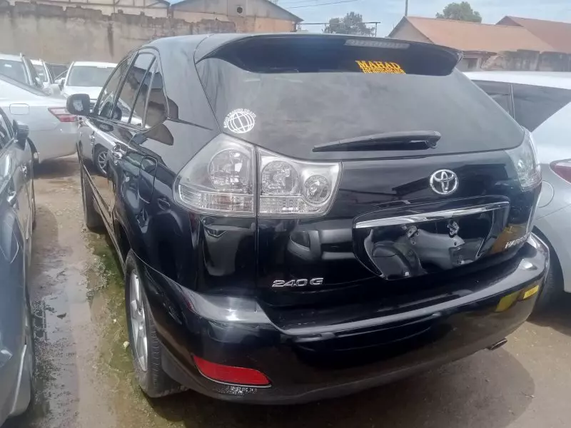 Toyota Harrier   - 2011