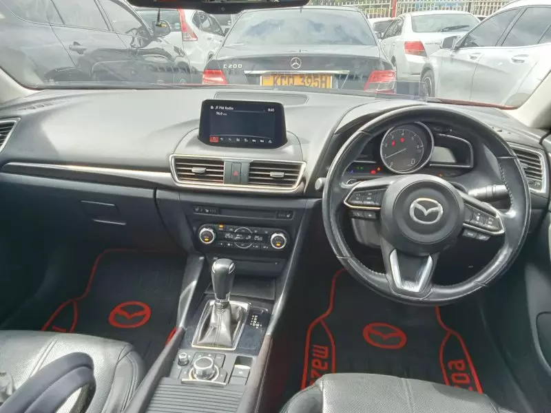 Mazda Axela    - 2017