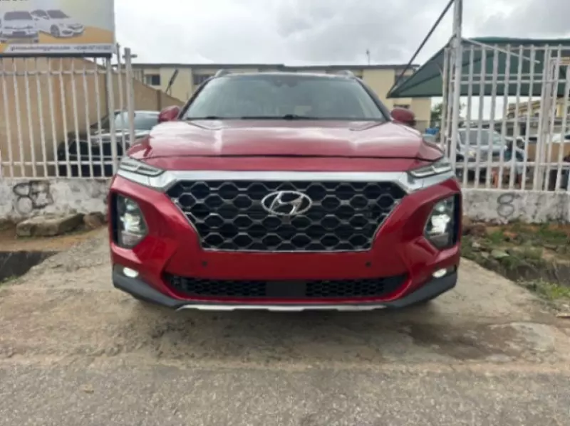 Hyundai Santa Fe   - 2019