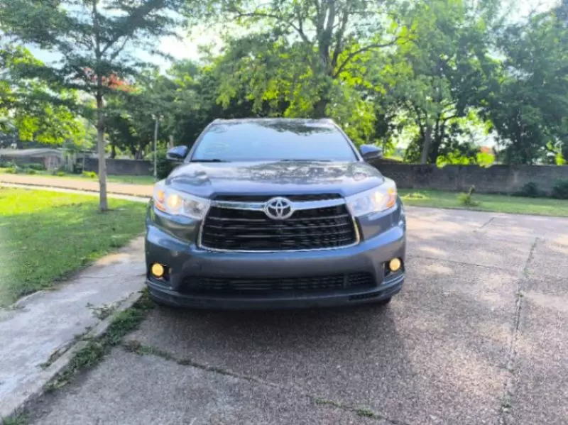 Toyota Highlander   - 2014