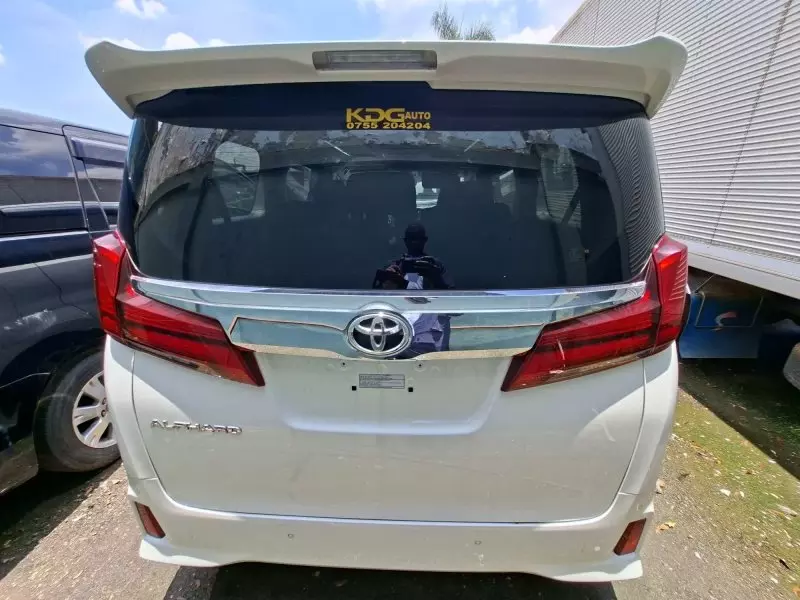 Toyota Alphard   - 2020