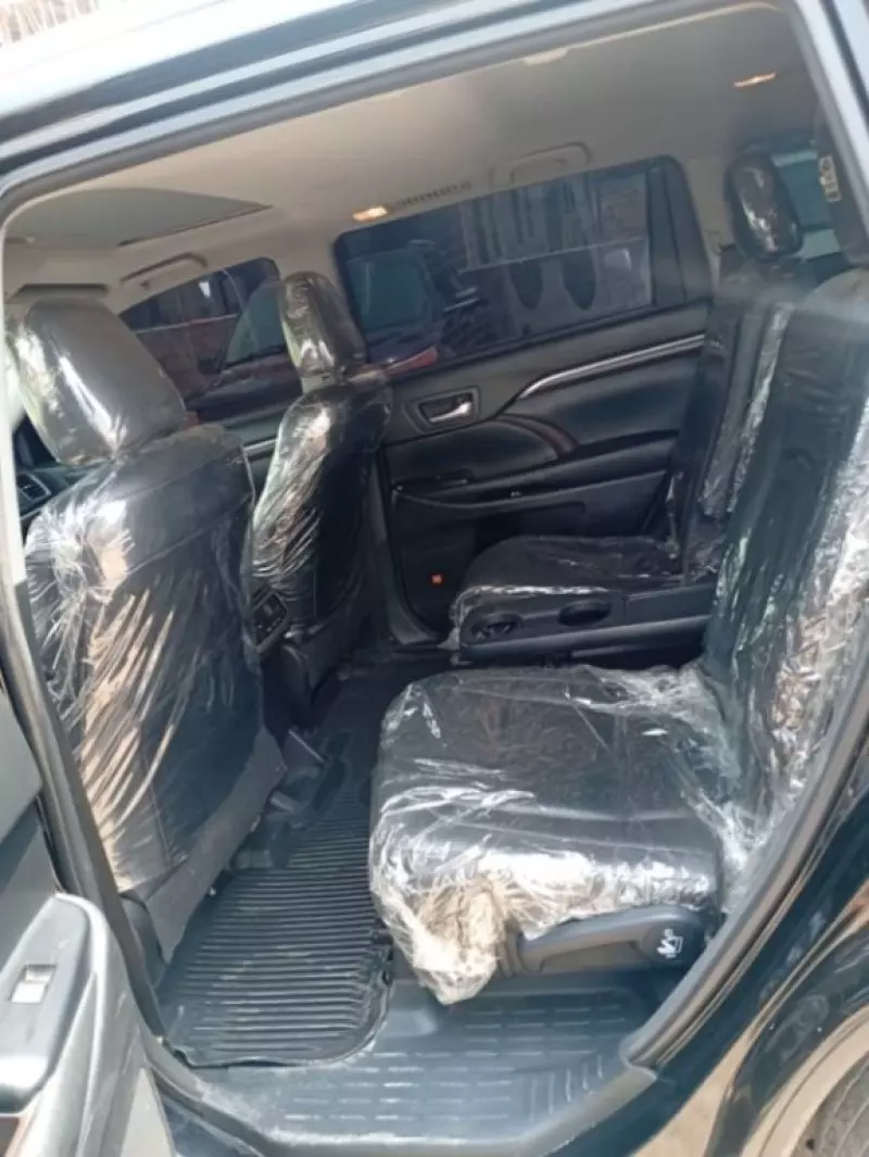 Toyota Highlander   - 2015