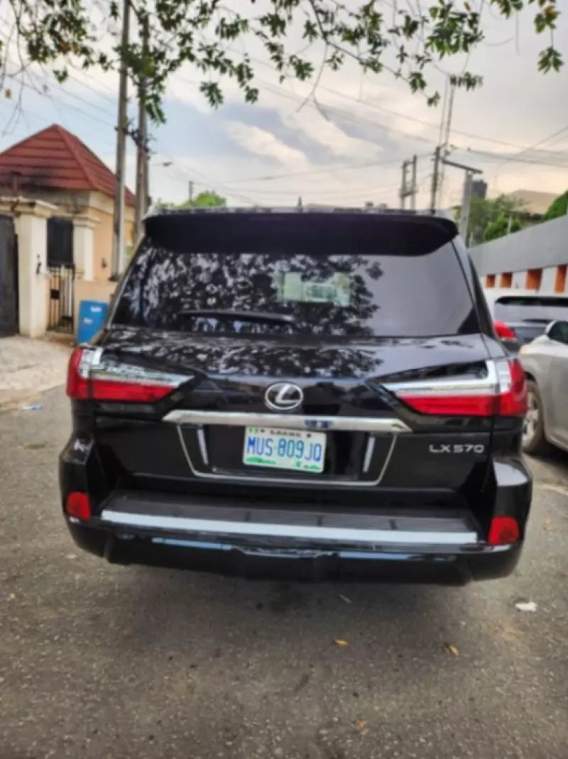 Lexus LX 570