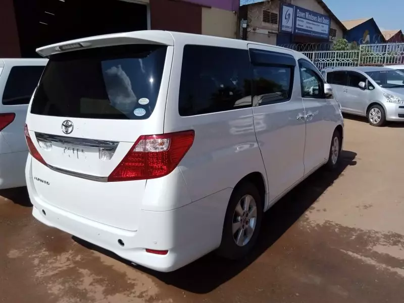 Toyota Alphard   - 2009