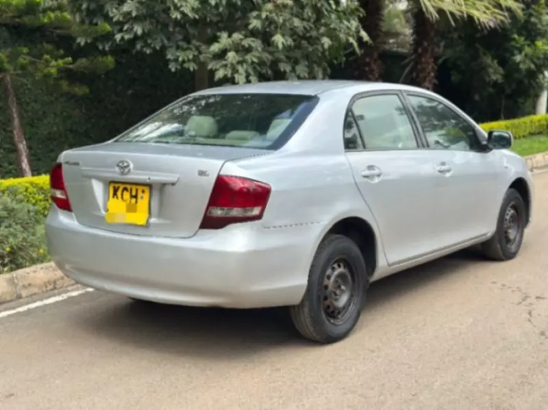 Toyota Axio    - 2010